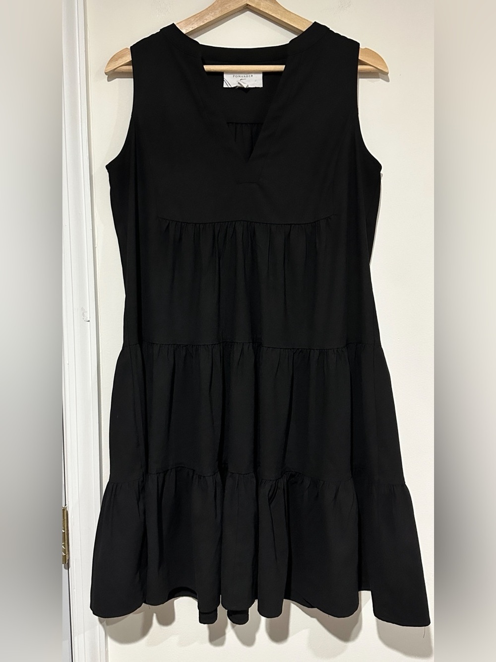 Tuckernuck Pomander Place Black Sleeveless Tiered Kenzo Dress - Picture 5 of 10